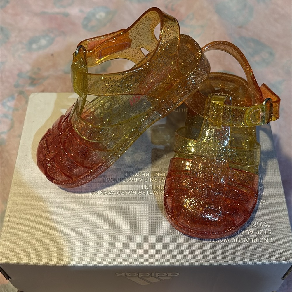 Sandals - Picture 2 of 7